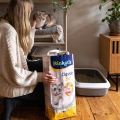 Biokat's Classic 3in1 - 18 L - Kattenbakvulling - Klontvormend - Zonder Geur -Kattenbenodigdheden 1200x1200 467
