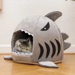 MikaMax Haai Hondenmand - Kattenmand - Dierenmand - Huisdierkussen - Mand Of Bed - Origineel - Extra Zacht Materiaal - 42 X 42 X 36 Cm -Kattenbenodigdheden 1200x1200 703