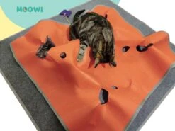 Moowi - Katten Speel Kleed – Kattentunnel – Hide And Seek Spel – Deken Kat – Kattenspeelgoed – Speelmat Katten Grijs – Incl. 2 Sisal Ballen En Verenspeeltje -Kattenbenodigdheden 1200x900 16