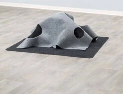 Trixie Cat Activity Adventure Carpet Grijs 99x99 Cm 27 Trixie Cat Activity Adventure Carpet Grijs 99x99 Cm -Kattenbenodigdheden 1200x919