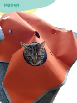 Moowi - Katten Speel Kleed – Kattentunnel – Hide And Seek Spel – Deken Kat – Kattenspeelgoed – Speelmat Katten Grijs – Incl. 2 Sisal Ballen En Verenspeeltje -Kattenbenodigdheden 900x1200 32
